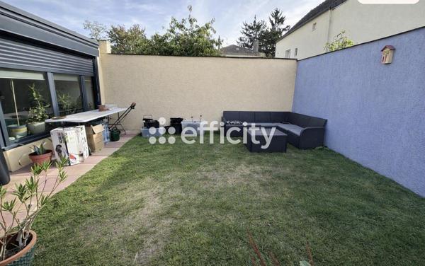 Maison
         5 pièces
        - 120 m² Exclusivité 350 000 € *