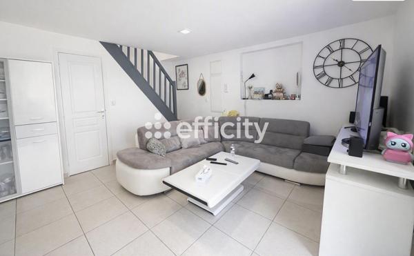 Maison
         5 pièces
        - 120 m² Exclusivité 350 000 € *