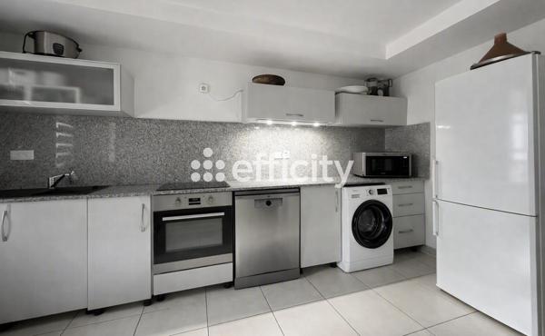 Maison
         5 pièces
        - 120 m² Exclusivité 350 000 € *