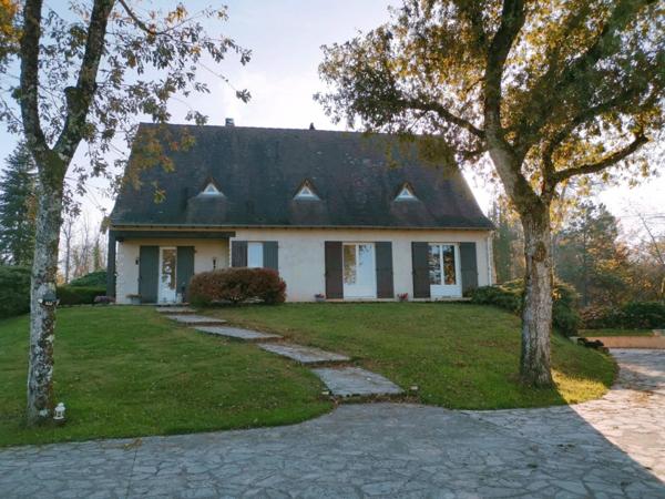 Périgourdine avec piscine 5x10,  terrain de 5862m2