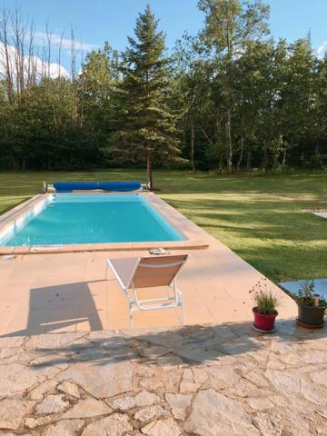 Périgourdine avec piscine 5x10,  terrain de 5862m2