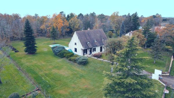 Périgourdine avec piscine 5x10,  terrain de 5862m2