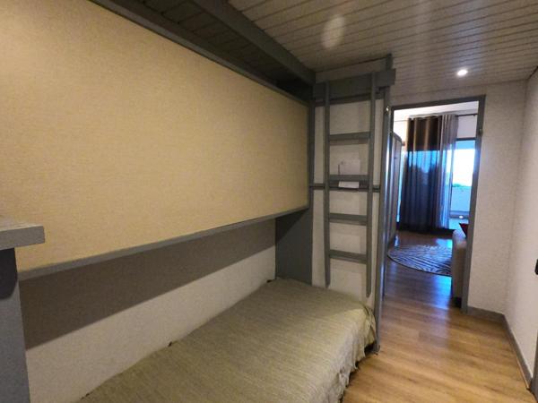 Beau studio avec vue mer et le cap Canaille