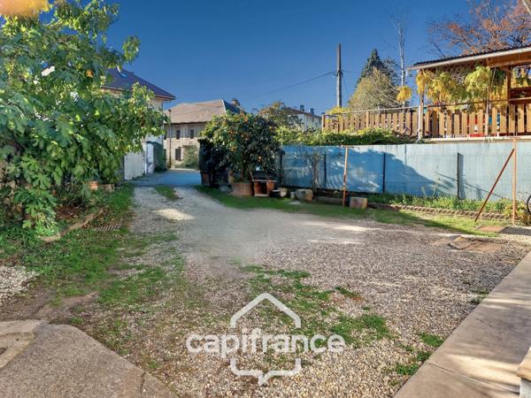 Dpt Savoie (73), à vendre maison avec 4 appartements