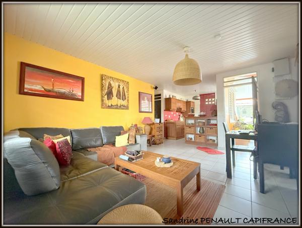 A VENDRE A KOUROU (97310) UNE RAVISSANTE MAISON INDIVIDUELLE T5 DE 91 m² - TERRAIN DE 425 m² - AU PRIX DE 307 000 €.