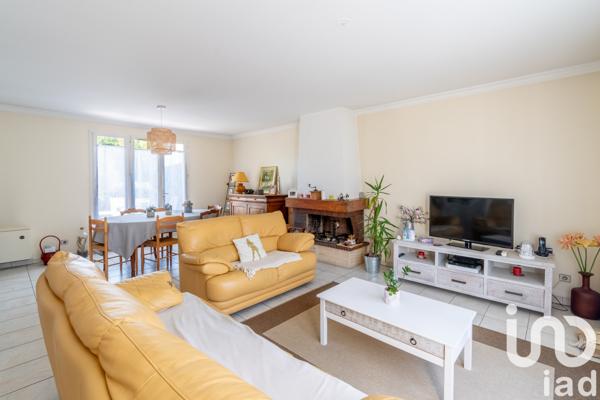 Maison à vendre 6 pièces 147 m² Saint-Fargeau-Ponthierry