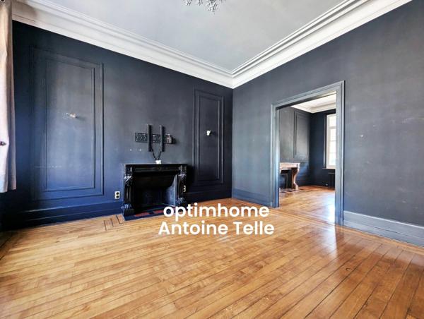 Le Cateau - Appartement en RdC avec garage, parking privatif, dépendance aménagée & jardin clos.