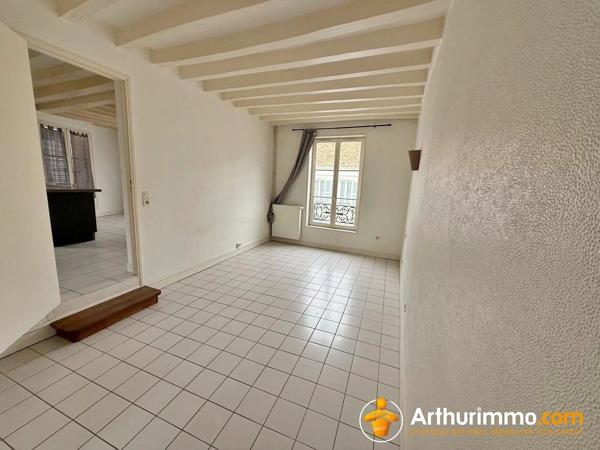 Vente                                                      Immeuble
                        
                     20 pièces                      402 m2                     à Anet
