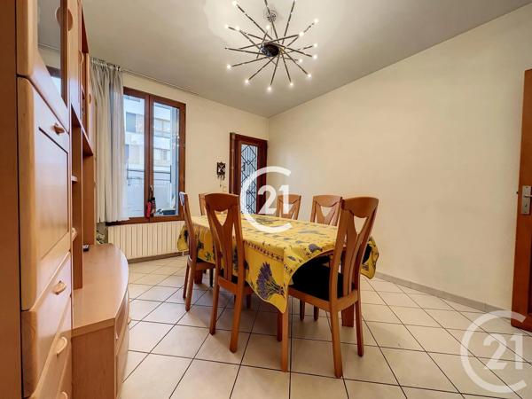 Appartement F5 à vendre  5 pièces - 82,93 m 2   MONTREUIL  - 93
