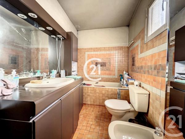 Appartement F5 à vendre  5 pièces - 82,93 m 2   MONTREUIL  - 93