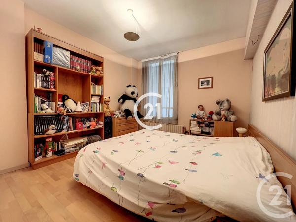 Appartement F5 à vendre  5 pièces - 82,93 m 2   MONTREUIL  - 93