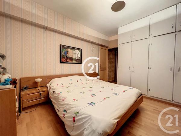 Appartement F5 à vendre  5 pièces - 82,93 m 2   MONTREUIL  - 93
