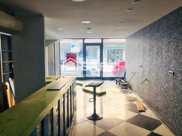 Local lumineux – axe hyperpassant à Tulle