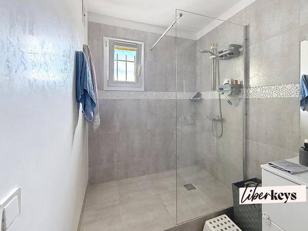 Appartement  3 pièces avec cave et parking 