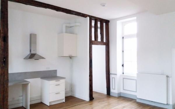 Appartement à louer    2 pièces •  Compiègne