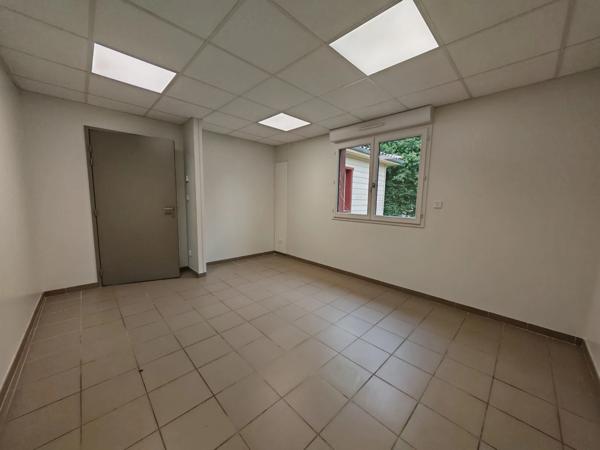 Locaux professionnels sur terrain de 1000 m² à EAUZE (32)