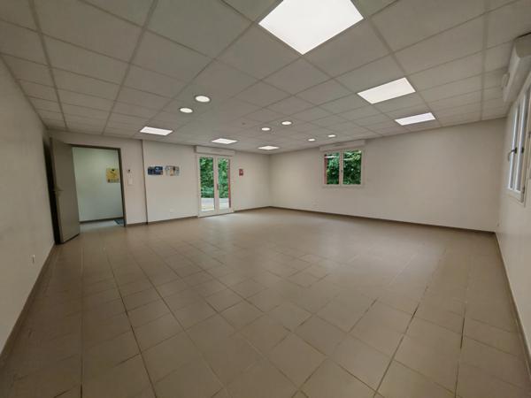 Locaux professionnels sur terrain de 1000 m² à EAUZE (32)