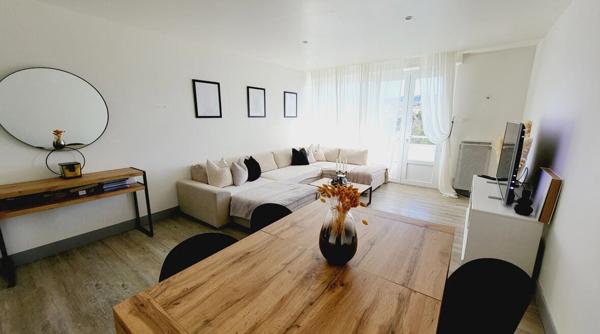 APPARTEMENT 2 CHAMBRES AVEC BALCON ET PLACE DE PARKING