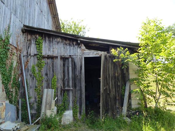 19600 Saint Pantaléon de Larche: ensemble agricole avec grange prix 215 000 HAI
