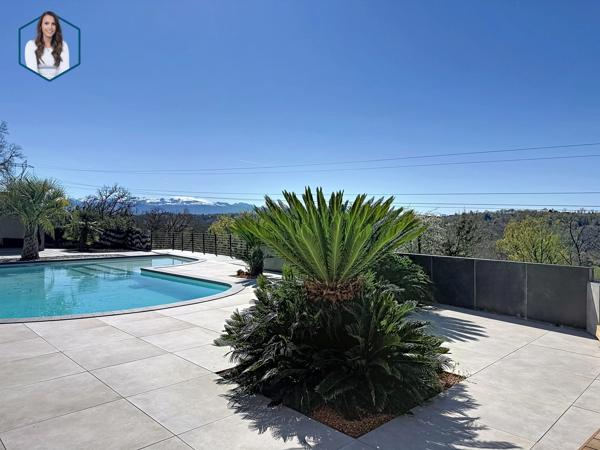 VILLA VUE PYRENEES