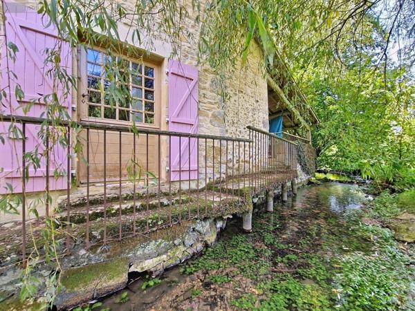 Maison restaurée à vendre à Lezay dans les Deux-Sèvres (79120), ref : 13951