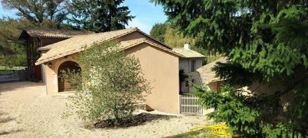 Maison restaurée à vendre à Lezay dans les Deux-Sèvres (79120), ref : 13951