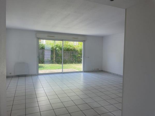 Maison mitoyenne 2 côtés Pessac