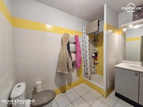 A VENDRE - Appartement T2, 38,56m² Carrez - 1 chambre - Jardin de 42m² - Place de parking privative - Résidence sécurisée - Vendu loué - BÉZIERS, quartier Pech de la Galinière (34)