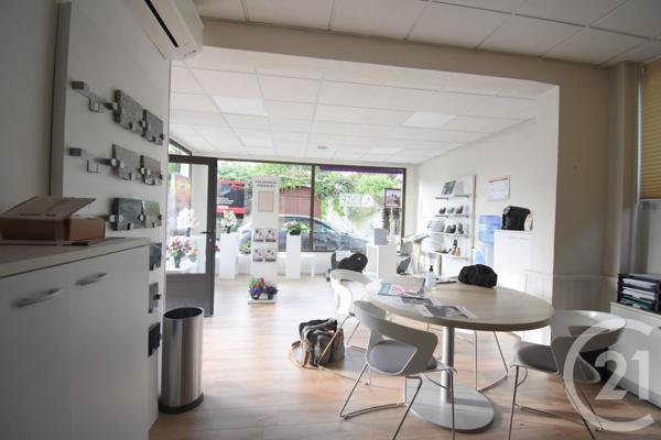 à vendre  207 m2 CUSSET - 03