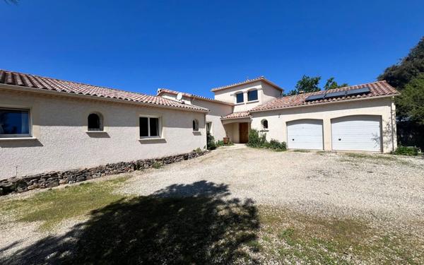 Maison à vendre    6 pièces •  Barjac