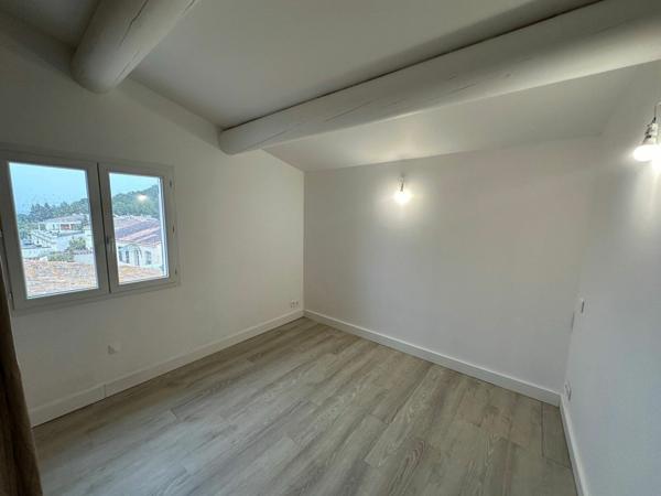 Maison à louer    3 pièces •  Saint-Saturnin-lès-Avignon