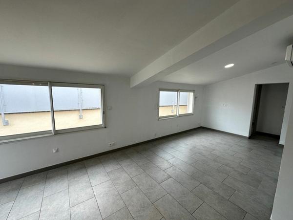 Maison à louer    3 pièces •  Saint-Saturnin-lès-Avignon