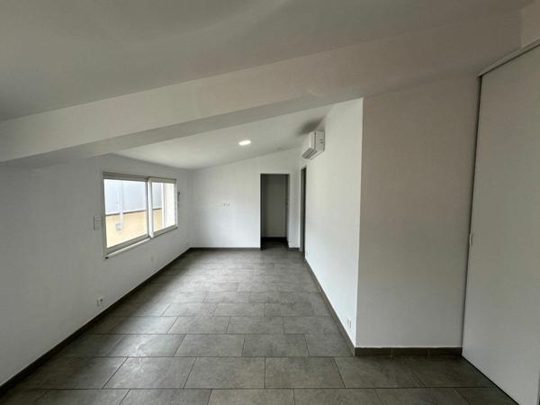 Maison à louer    3 pièces •  Saint-Saturnin-lès-Avignon