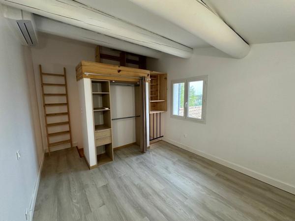 Maison à louer    3 pièces •  Saint-Saturnin-lès-Avignon