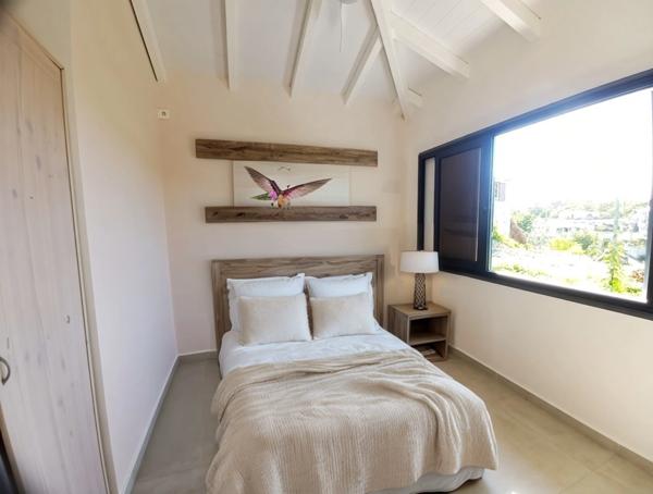Villa récente, plain pied T4, rare, grand terrain 1600m2, piscine à vendre LE GOSIER (971)
