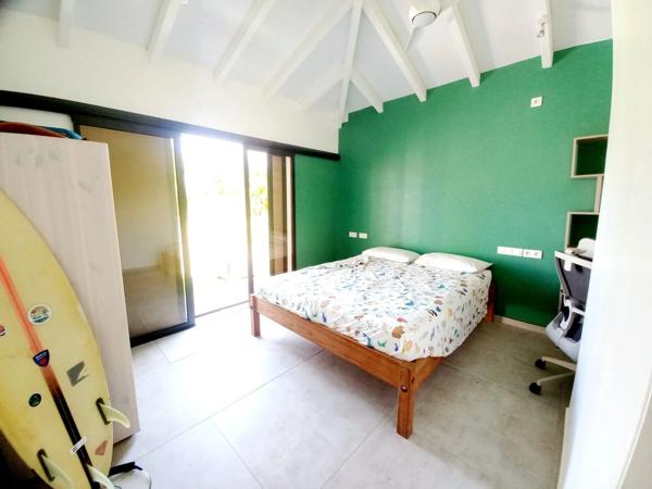Villa récente, plain pied T4, rare, grand terrain 1600m2, piscine à vendre LE GOSIER (971)