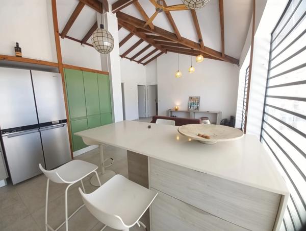 Villa récente, plain pied T4, rare, grand terrain 1600m2, piscine à vendre LE GOSIER (971)