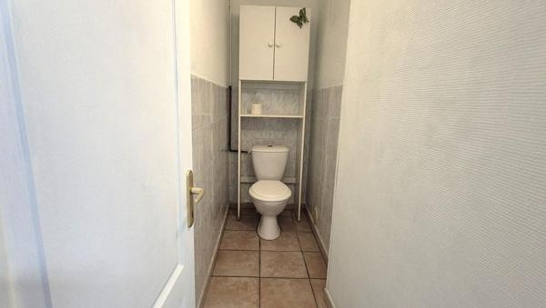 Bel ensemble Immobilier de Rapport et Rentabilité Locative de 248 m² entièrement Rénové avec Parking extérieur Gratuit et Terrain de 158 m²