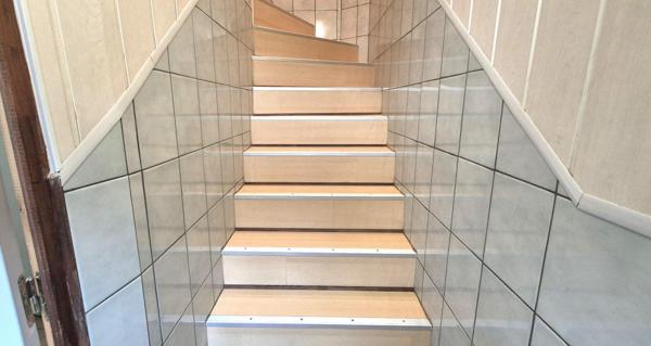 Bel ensemble Immobilier de Rapport et Rentabilité Locative de 248 m² entièrement Rénové avec Parking extérieur Gratuit et Terrain de 158 m²