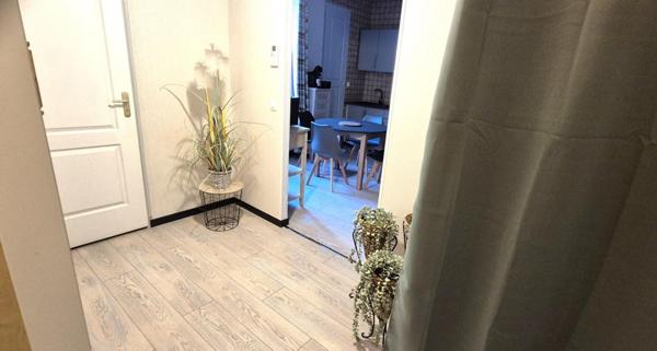 Bel ensemble Immobilier de Rapport et Rentabilité Locative de 248 m² entièrement Rénové avec Parking extérieur Gratuit et Terrain de 158 m²