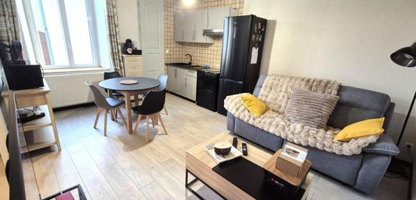 Bel ensemble Immobilier de Rapport et Rentabilité Locative de 248 m² entièrement Rénové avec Parking extérieur Gratuit et Terrain de 158 m²