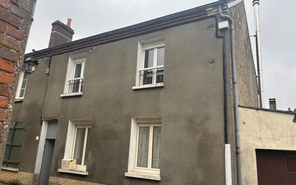 Maison à vendre    3 pièces •  Bléneau