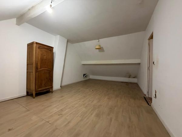 Maison à VILLIERS-SUR-ORGE, 91700 - 10 pièces 190m²