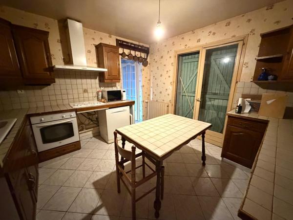 Maison à VILLIERS-SUR-ORGE, 91700 - 10 pièces 190m²