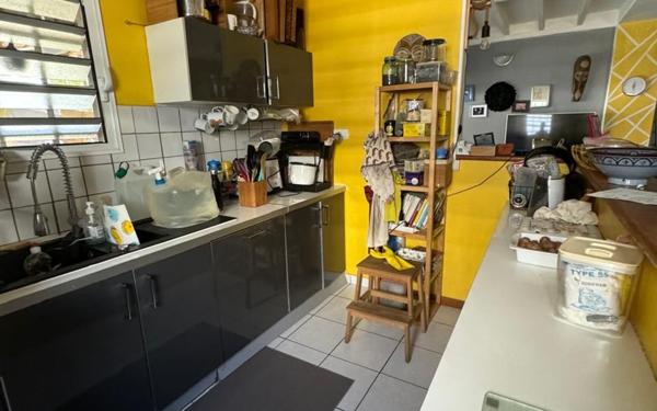 Maison à vendre    4 pièces •  Koungou