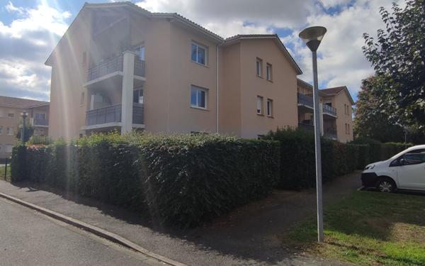 Appartement à louer    3 pièces • 61,81 m2 Vic-en-Bigorre