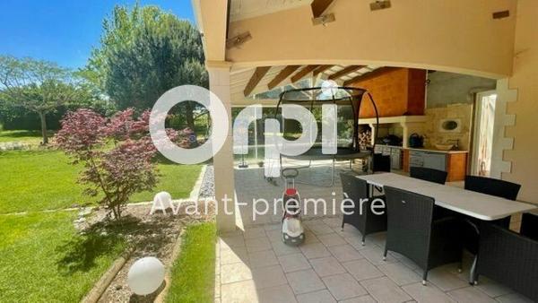 Maison à vendre    5 pièces •  Tonnay-Charente