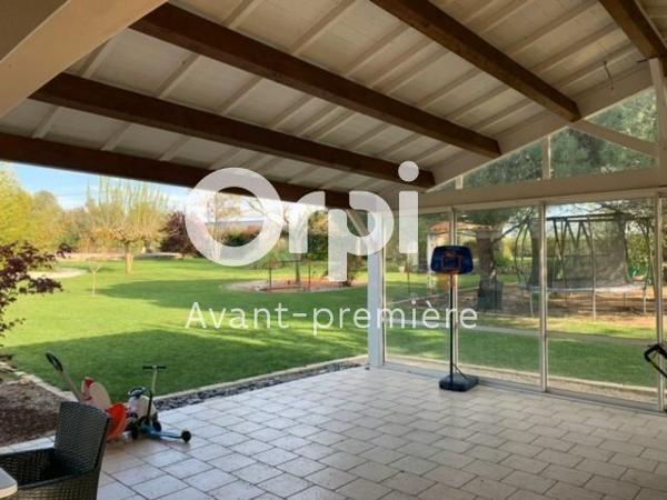 Maison à vendre    5 pièces •  Tonnay-Charente