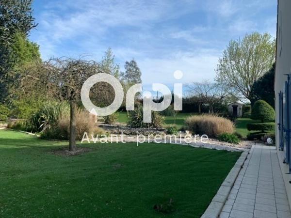 Maison à vendre    5 pièces •  Tonnay-Charente