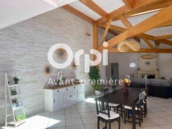 Maison à vendre    5 pièces •  Tonnay-Charente
